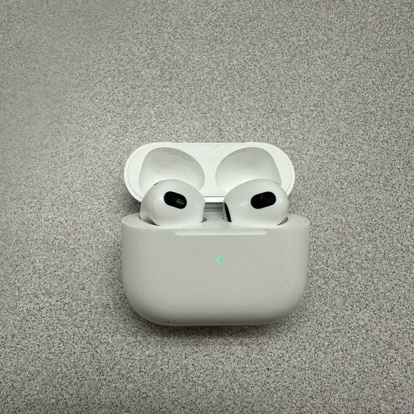 Apple AirPods (3rd Generation)